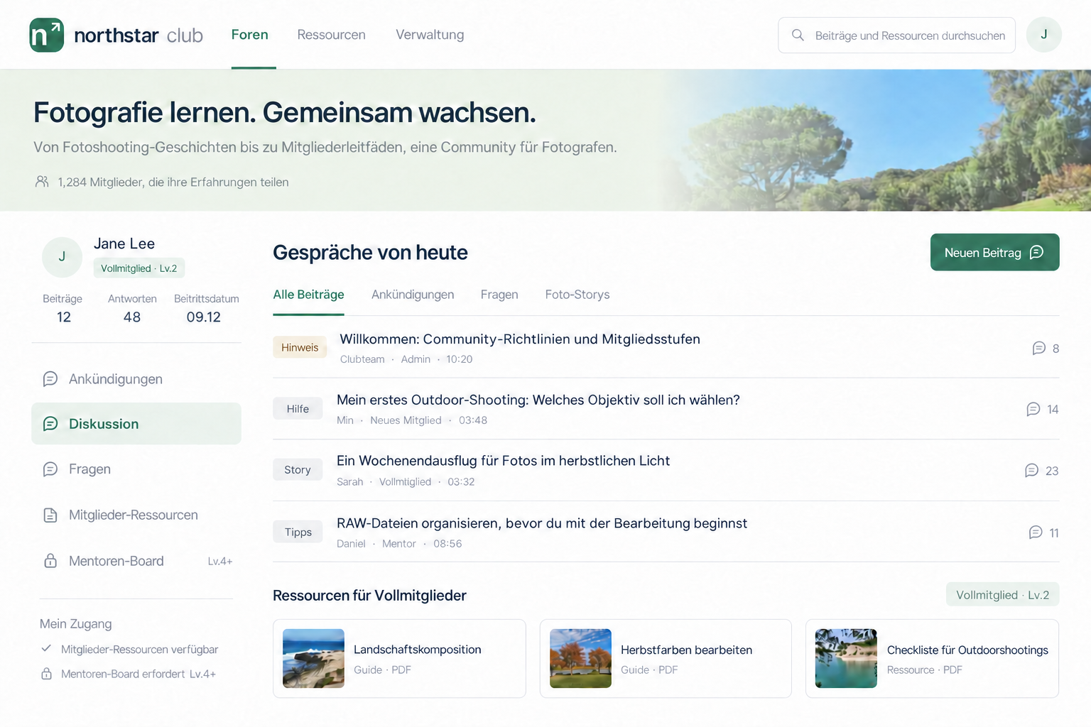 Beispiel für ein Community-Design mit Mitgliederebenen, Beiträgen, Antworten und einer Ressourcenbibliothek für alle Mitglieder